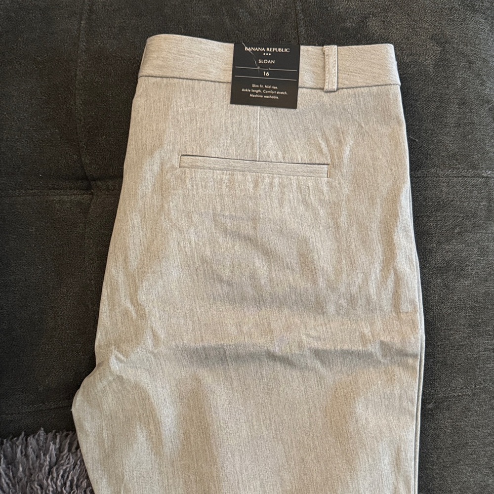 Banana Republic Womens Tan Chinos